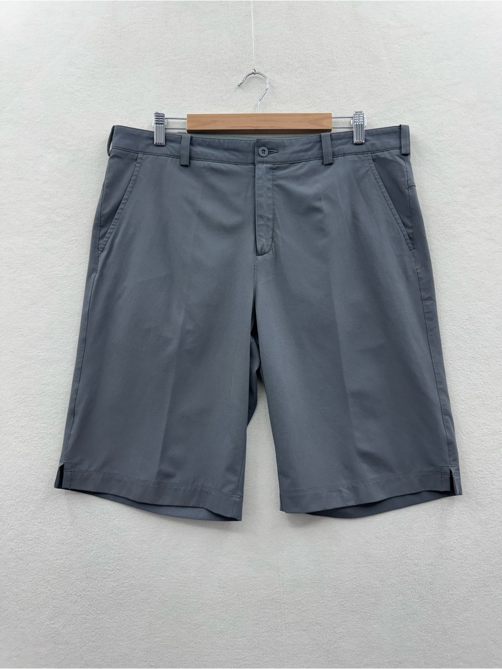 Nike Golf Tour Performance Men’s 35 Gray Dri Fit Performance Shorts